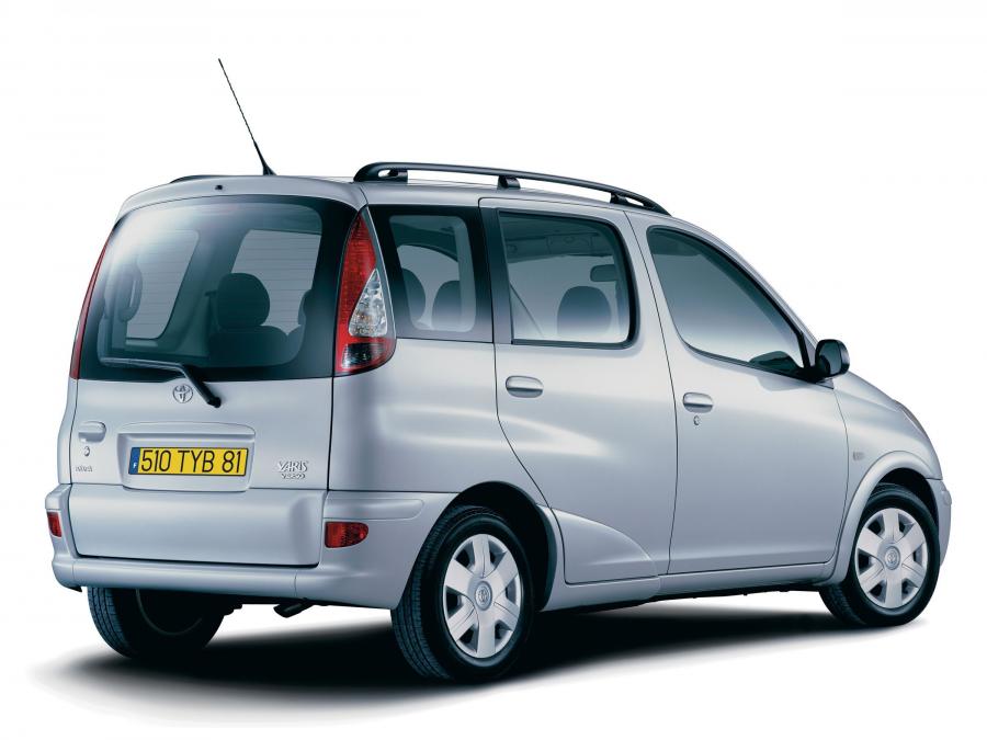  Toyota Yaris Verso 2003 года  (фото 9 из 43)